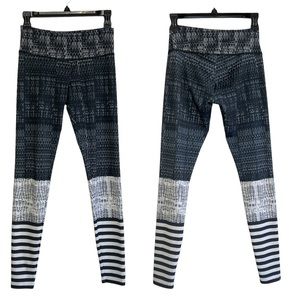Onzie Black and White Leggings size XS